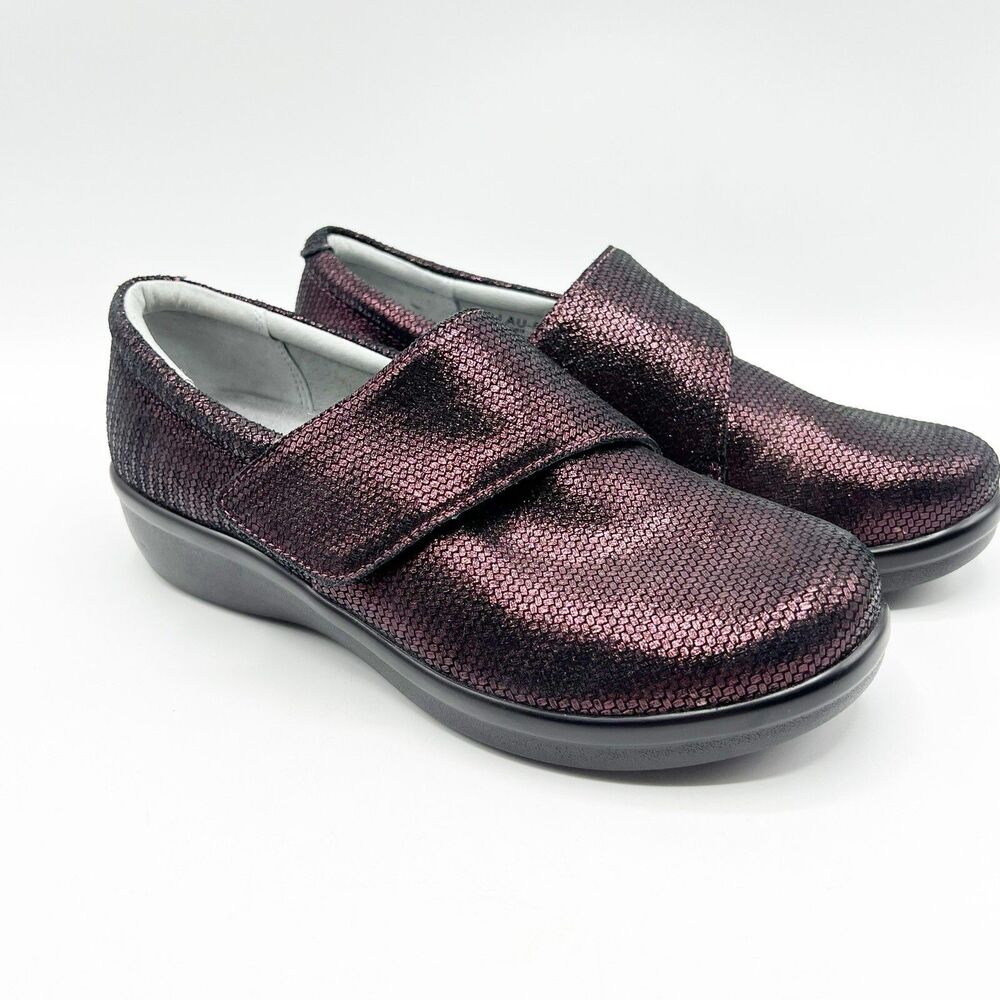 Alegria Lauryn Clogs Shoes Womens Size 37 Comfort Wine Metallic Leather Strap